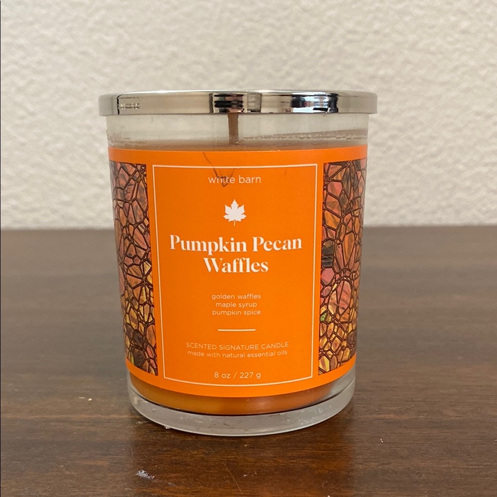 White Barn Pumpkin Pecan Waffles Candle - Warm Orange